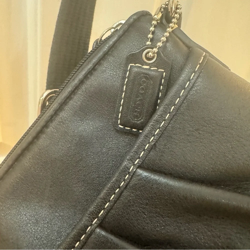 Coach Vintage Black Leather SOHO Swing Pack Purse Crossbody Bag